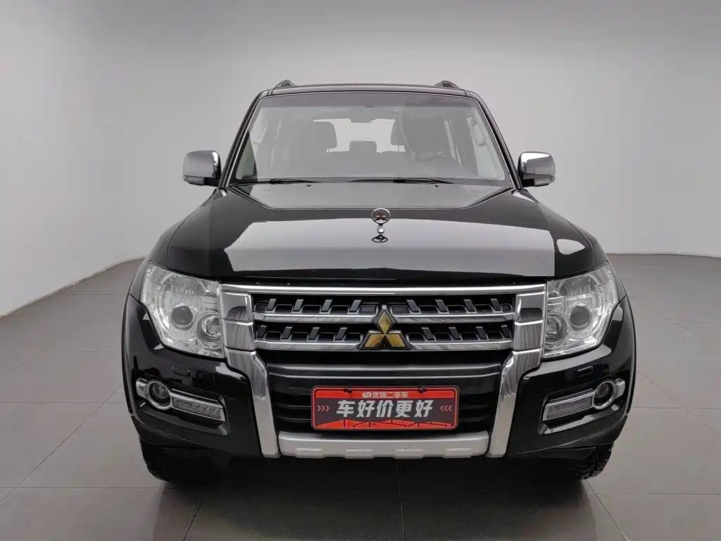 Mitsubishi Pajero (Import) — фото 2