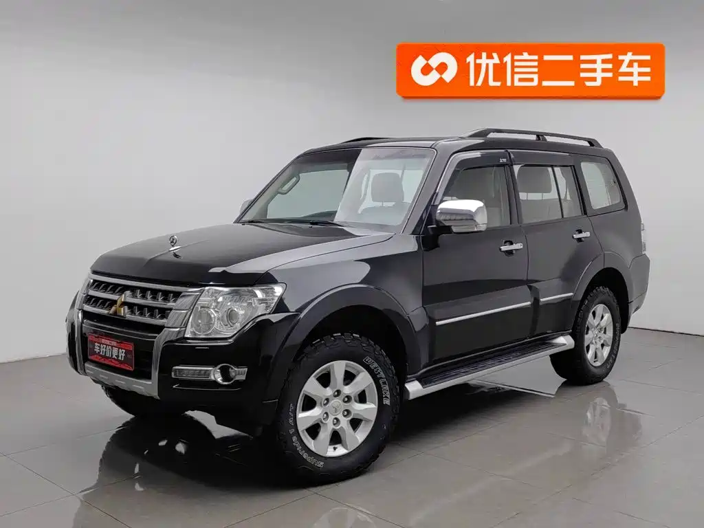 Mitsubishi Pajero (Import)