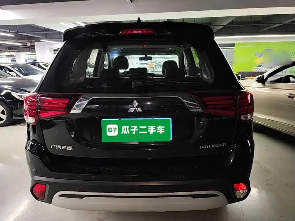 Mitsubishi Outlander — фото 6