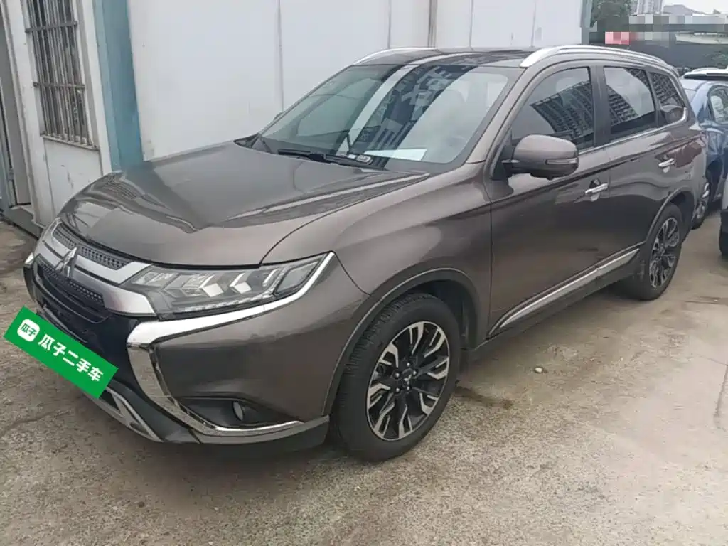Mitsubishi Outlander — фото 2