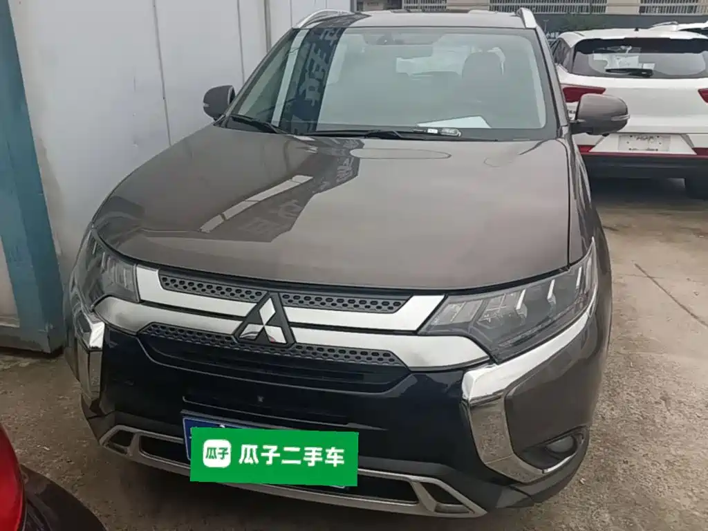 Mitsubishi Outlander — фото 3