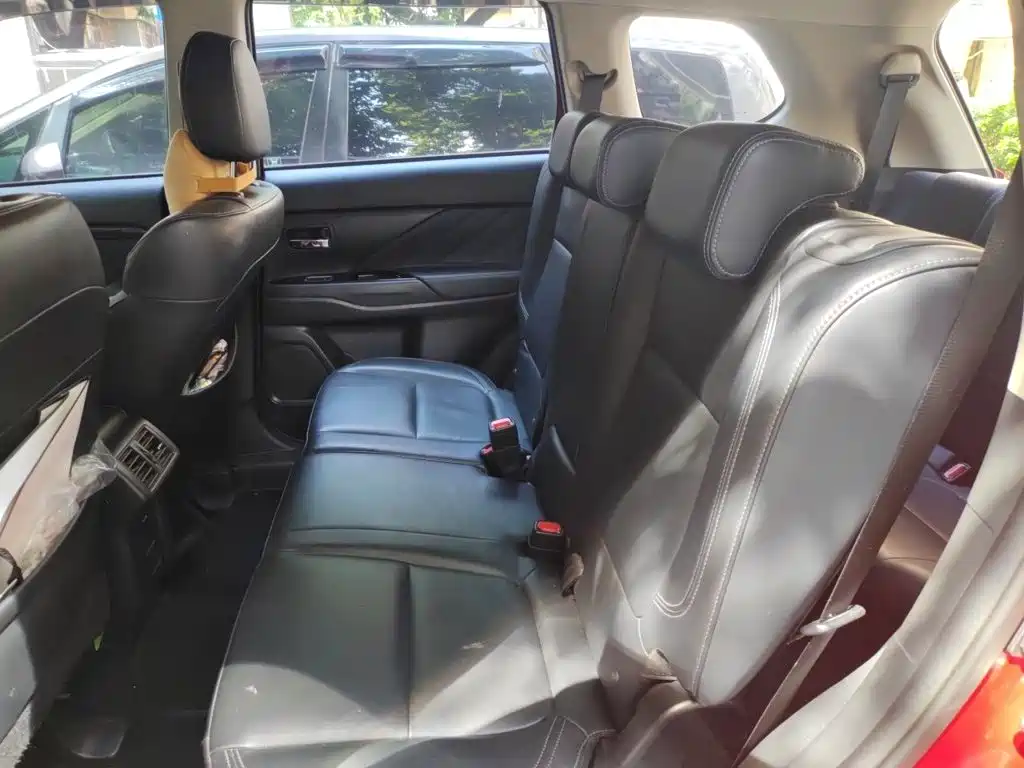 Mitsubishi Outlander — фото 18