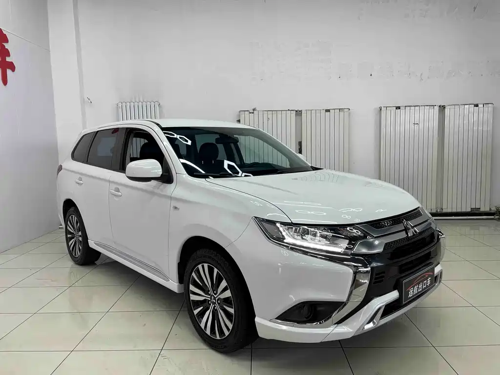 Mitsubishi Outlander — фото 3