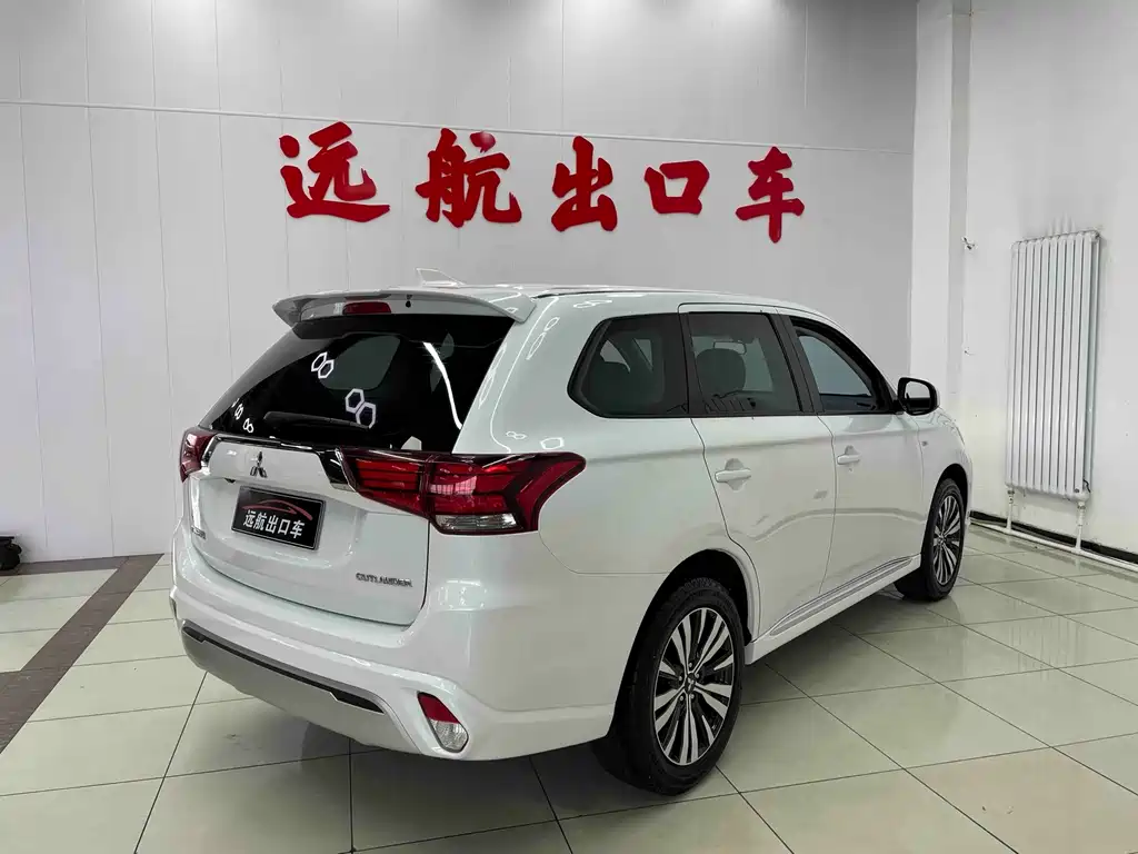 Mitsubishi Outlander — фото 6