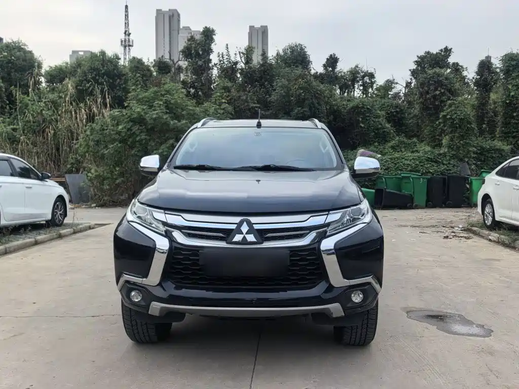 Mitsubishi Pajero Sport (Import) — фото 8