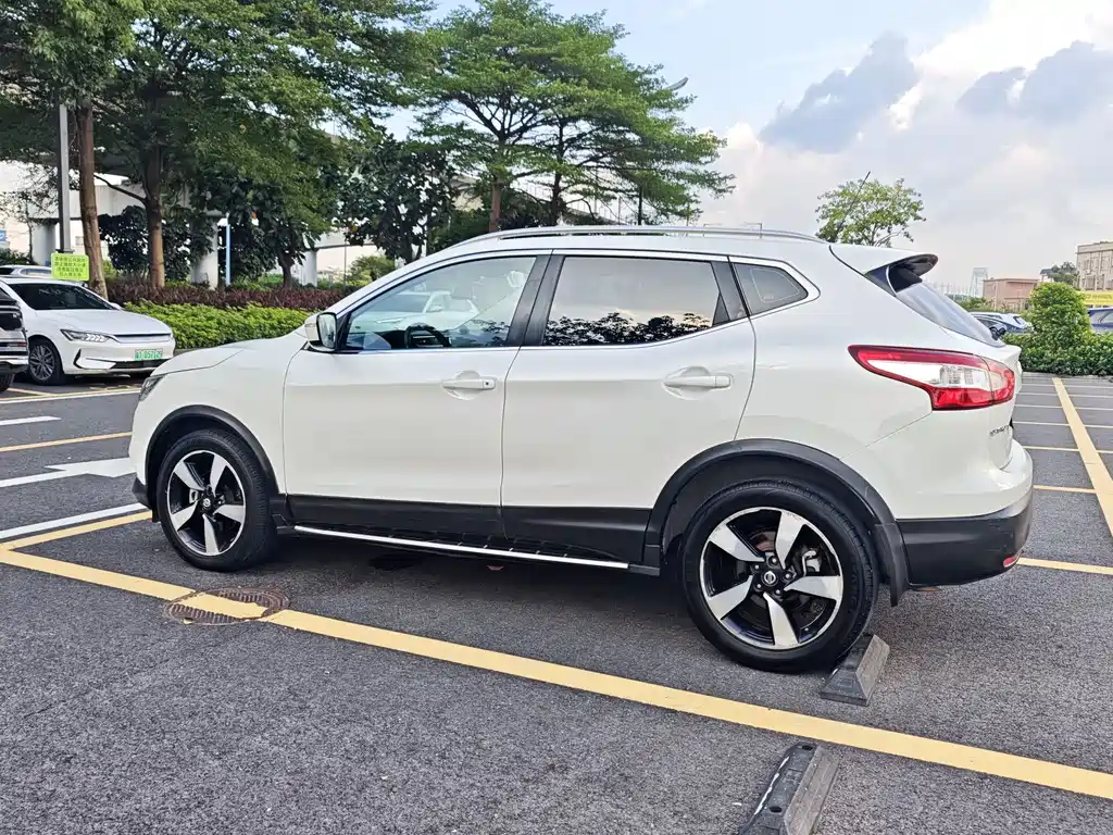 Nissan Qashqai — фото 23