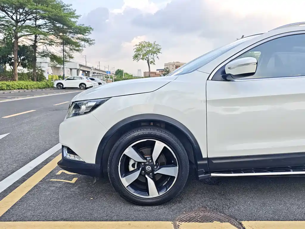 Nissan Qashqai — фото 24