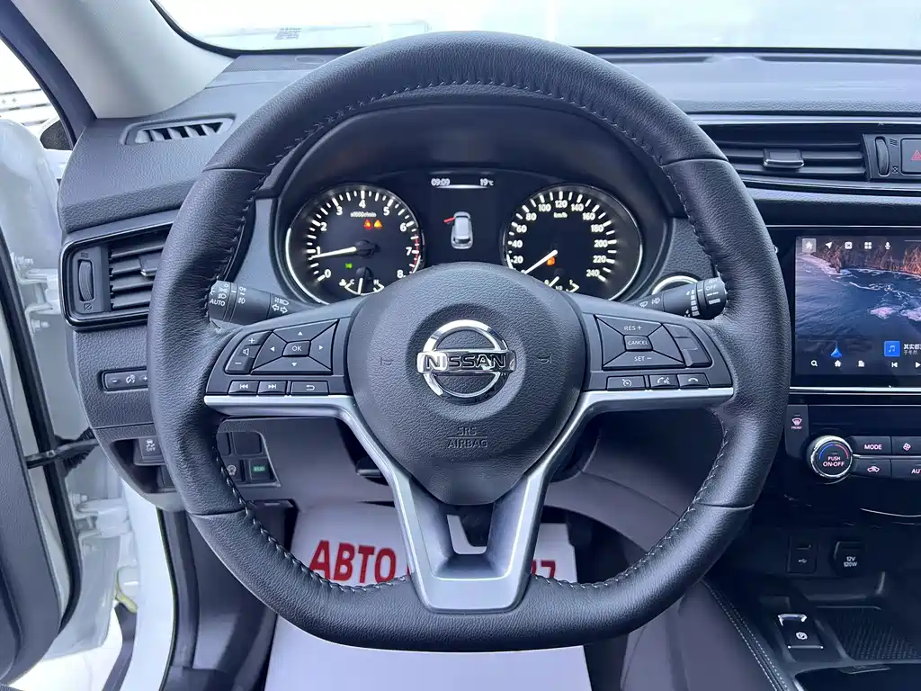 Nissan X-Trail — фото 13
