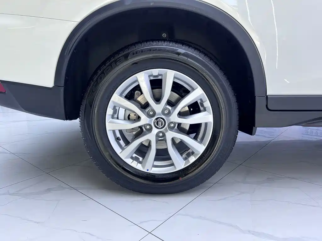 Nissan X-Trail — фото 20