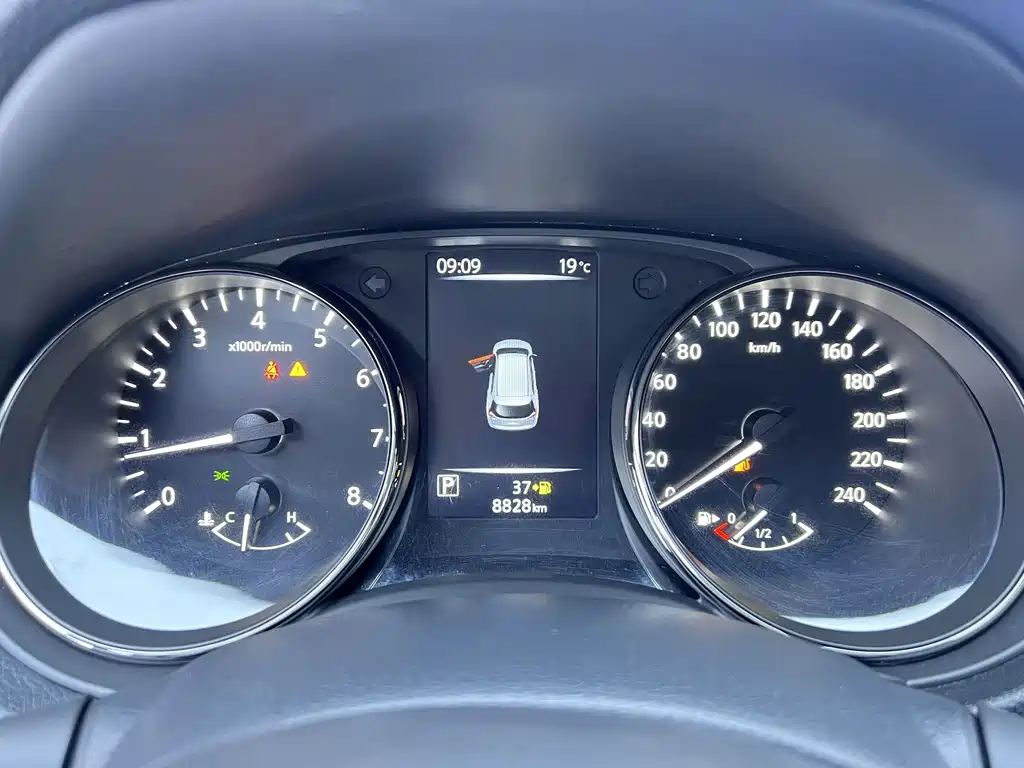 Nissan X-Trail — фото 10