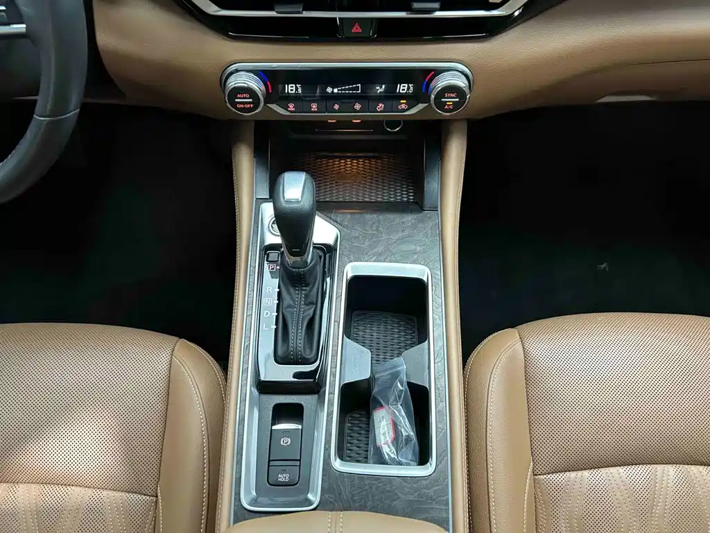 Nissan Teana — фото 10