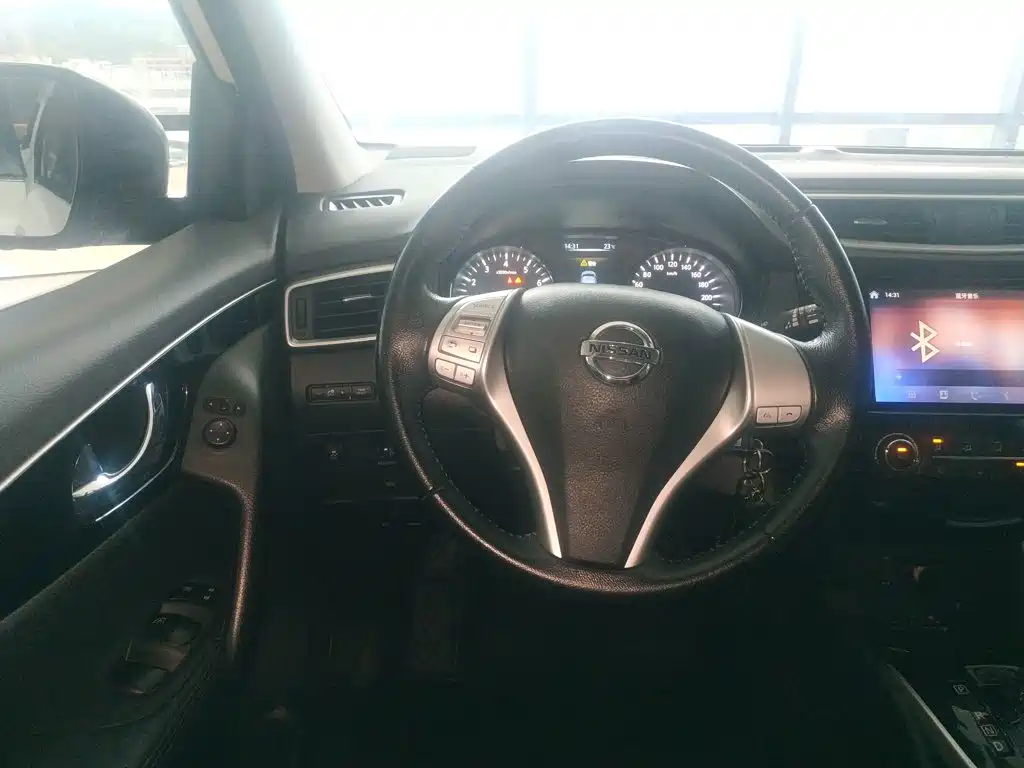 Nissan Qashqai — фото 11