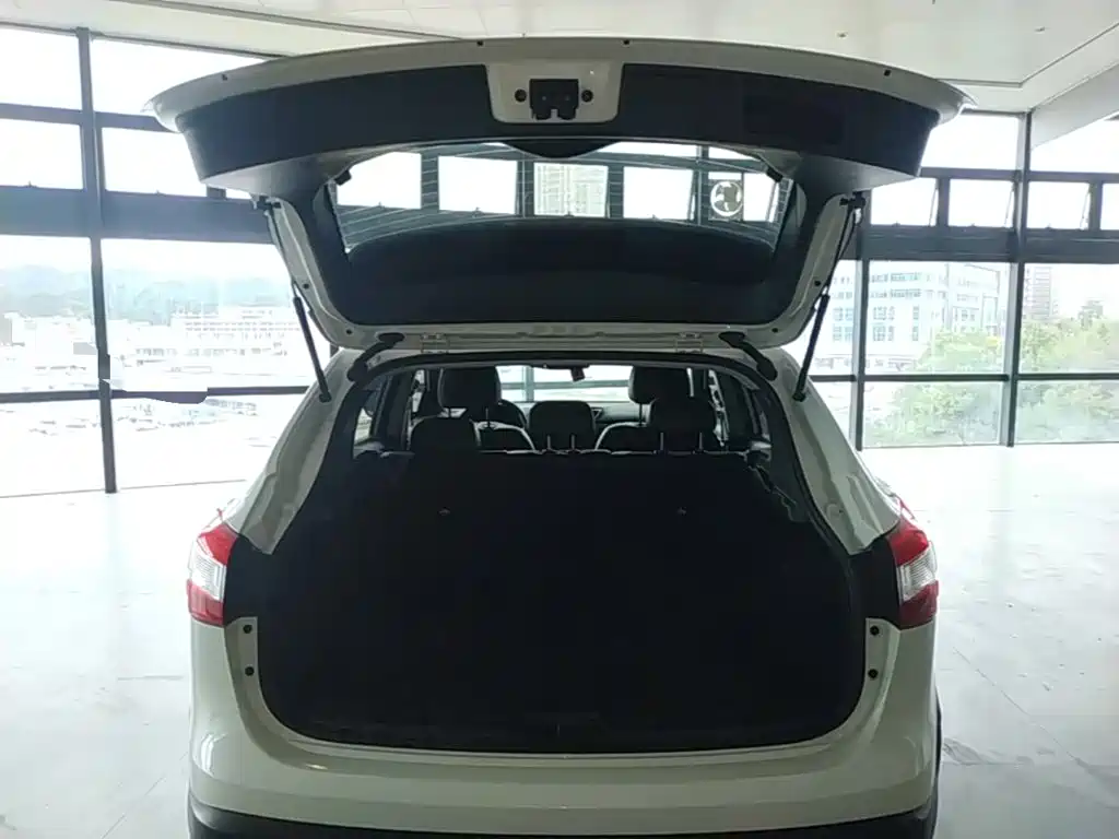Nissan Qashqai — фото 19