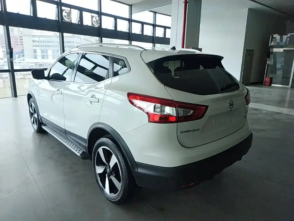 Nissan Qashqai — фото 5