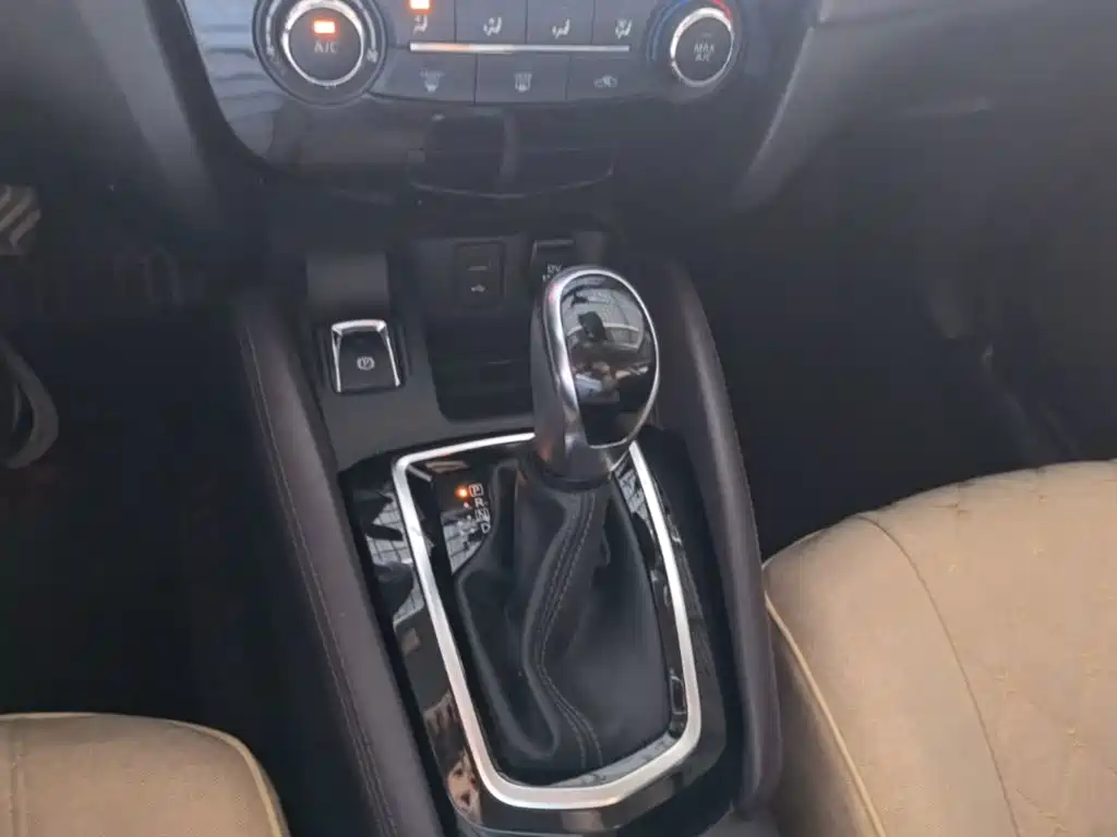 Nissan Qashqai — фото 14