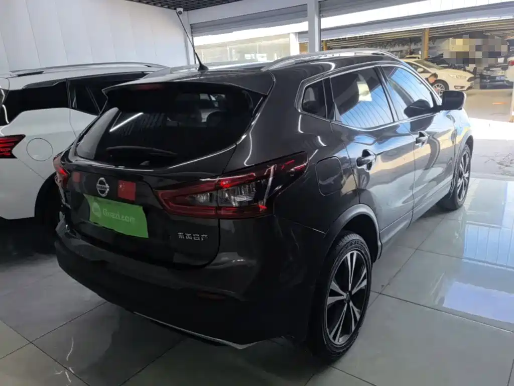 Nissan Qashqai — фото 7