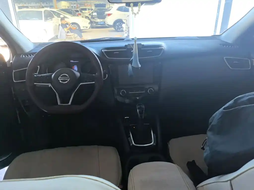 Nissan Qashqai — фото 10