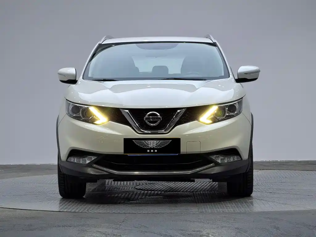 Nissan Qashqai — фото 2