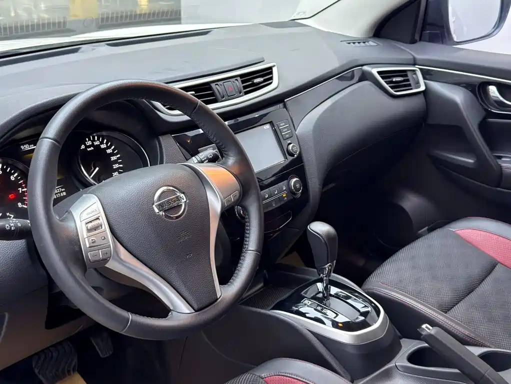 Nissan Qashqai — фото 7