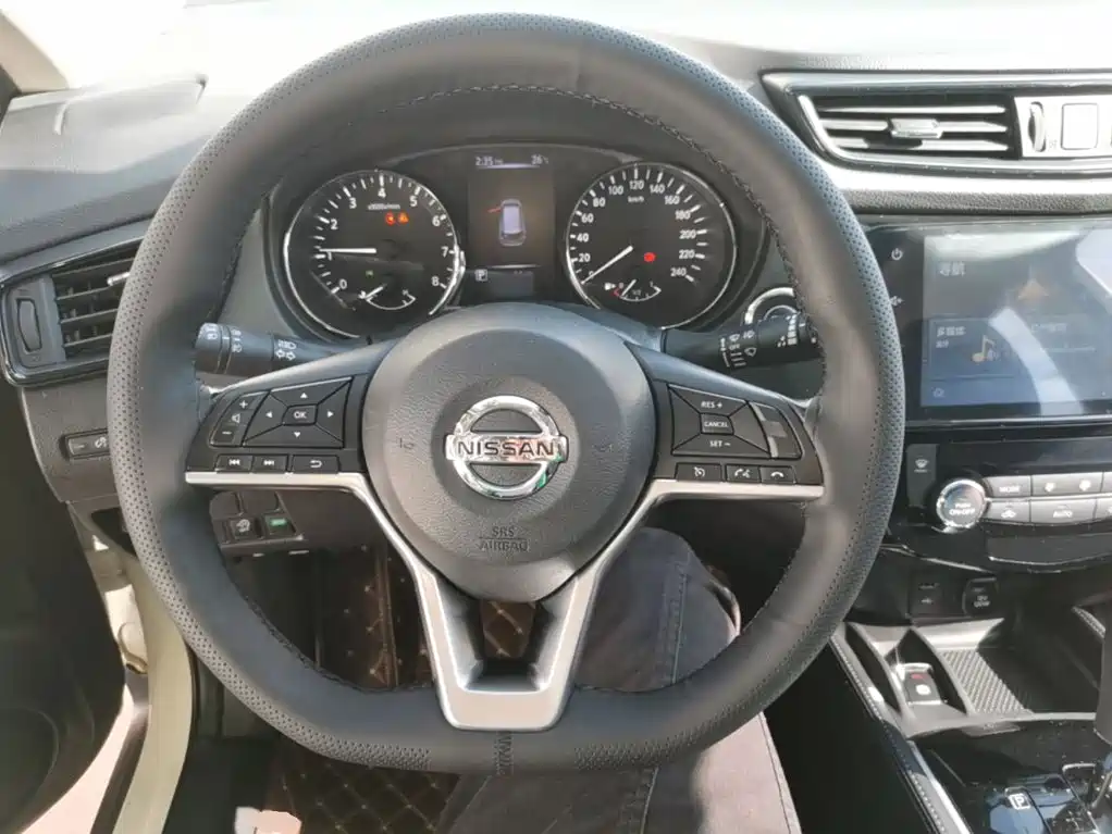 Nissan X-Trail — фото 11