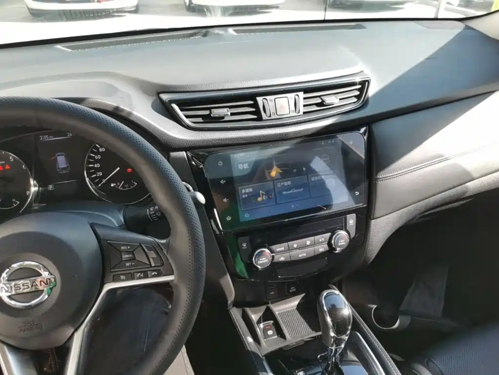Nissan X-Trail — фото 10