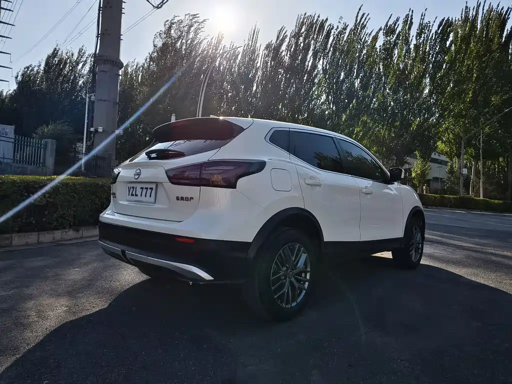 Nissan Qashqai — фото 4