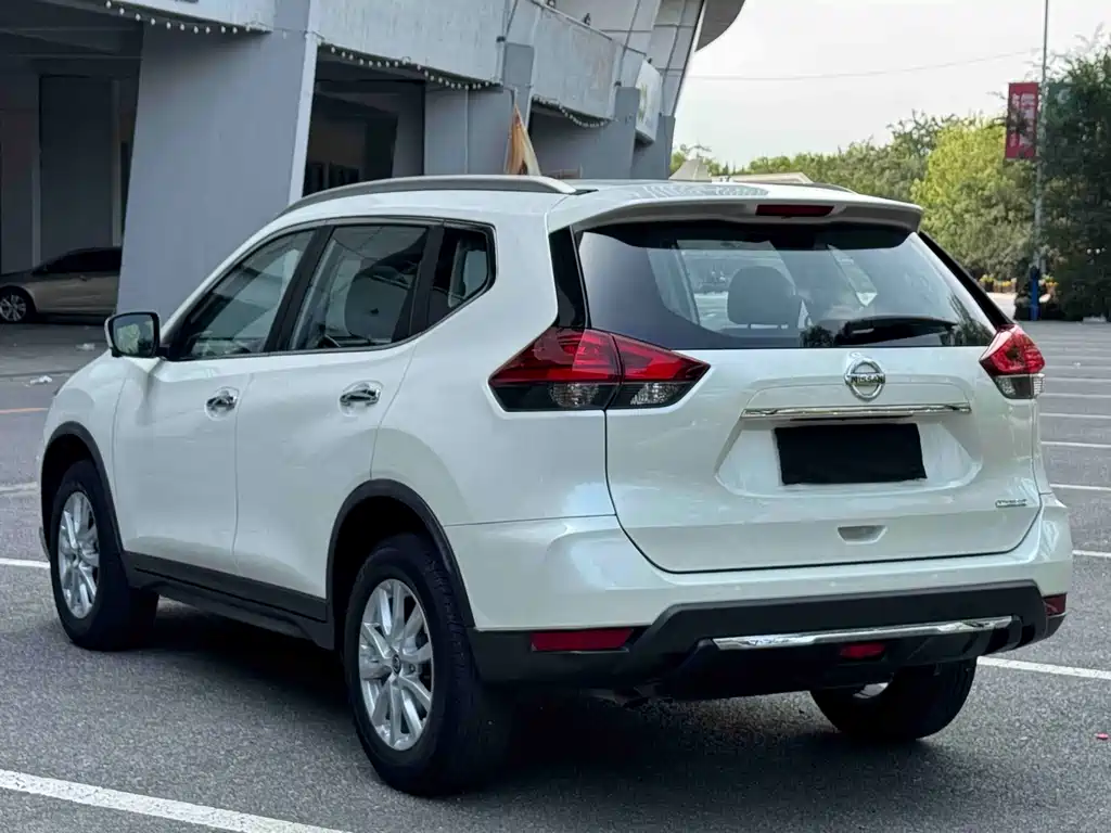 Nissan X-Trail — фото 4