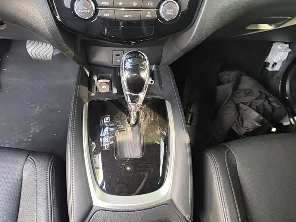 Nissan X-Trail — фото 14