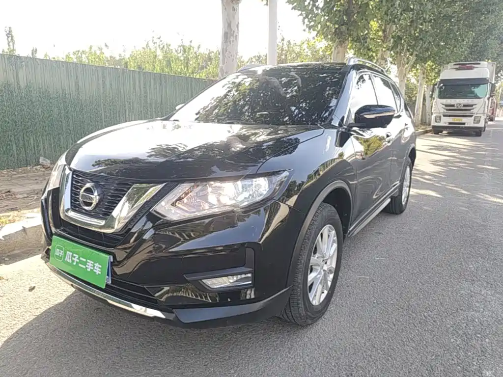 Nissan X-Trail — фото 1