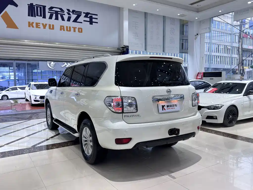 Nissan Patrol — фото 14