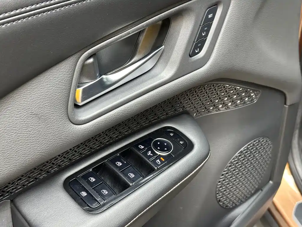 Nissan Ariya — фото 11