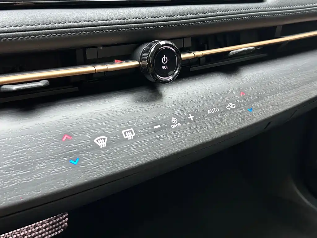 Nissan Ariya — фото 10
