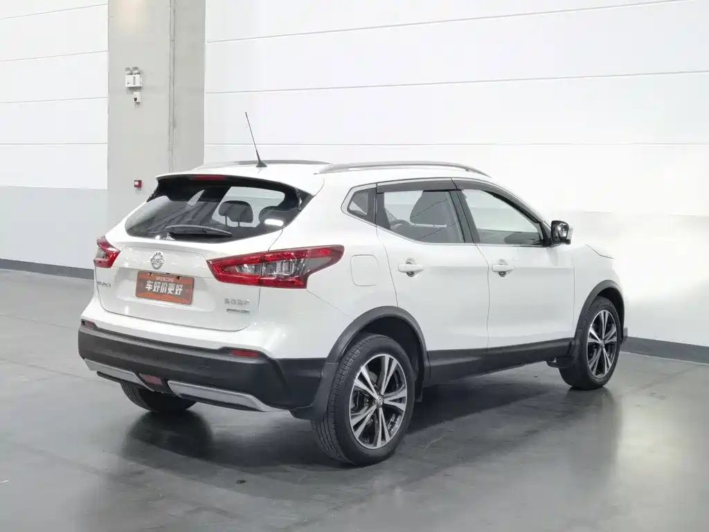 Nissan Qashqai — фото 2
