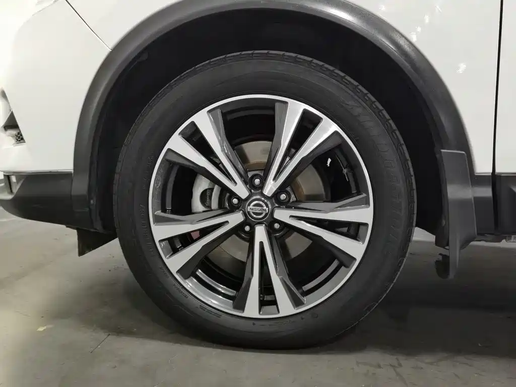 Nissan Qashqai — фото 17