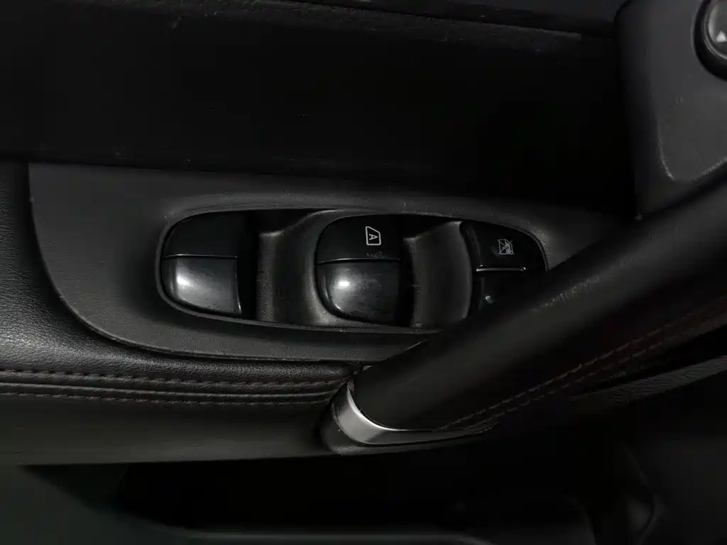 Nissan Qashqai — фото 9
