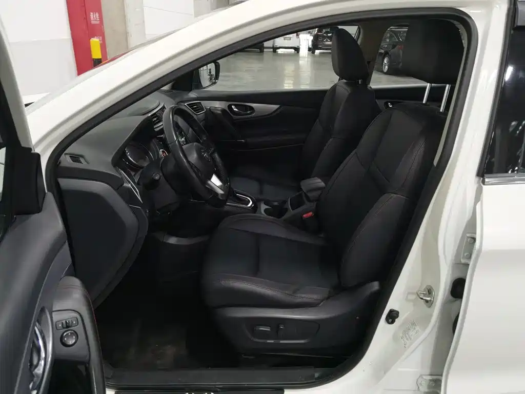 Nissan Qashqai — фото 10