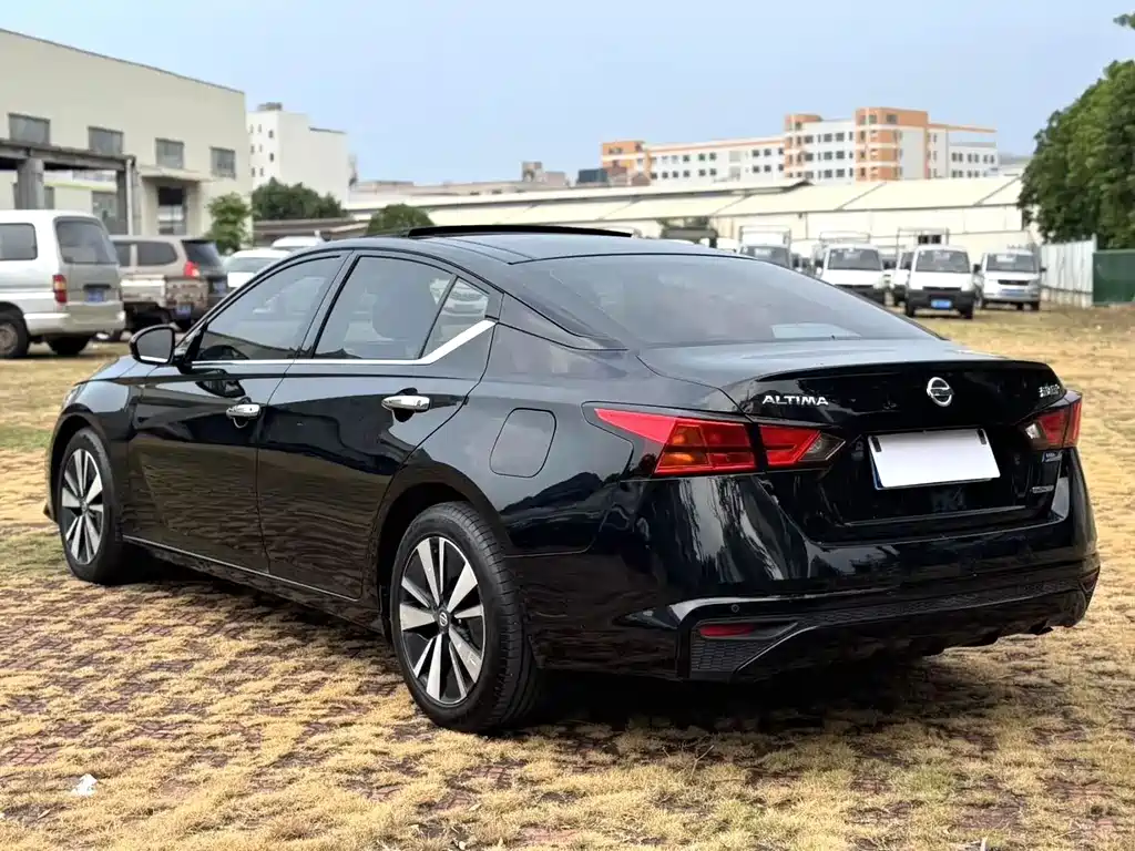 Nissan Teana — фото 8