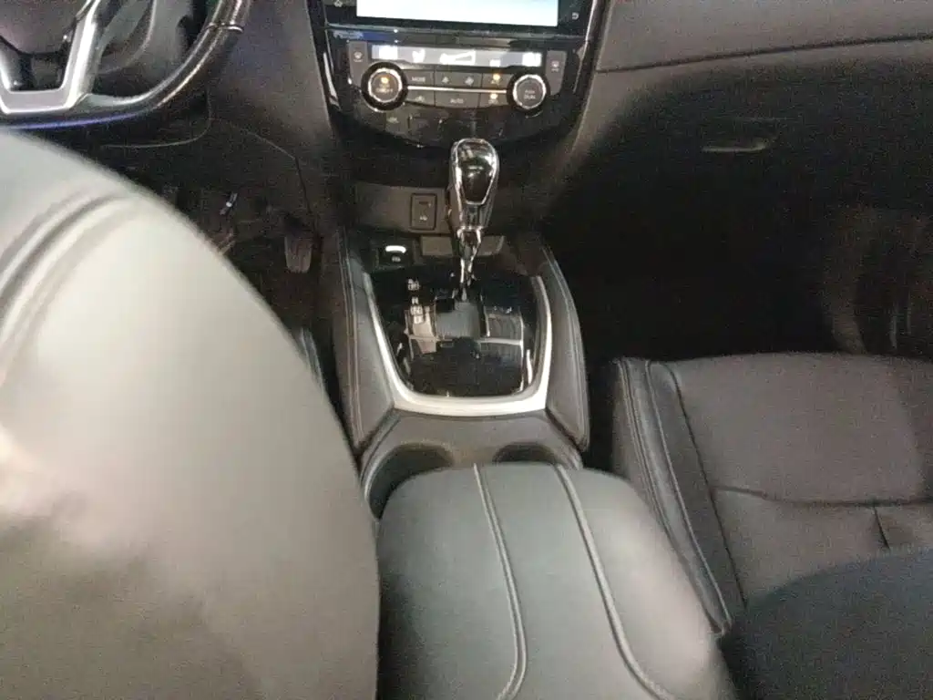 Nissan X-Trail — фото 14