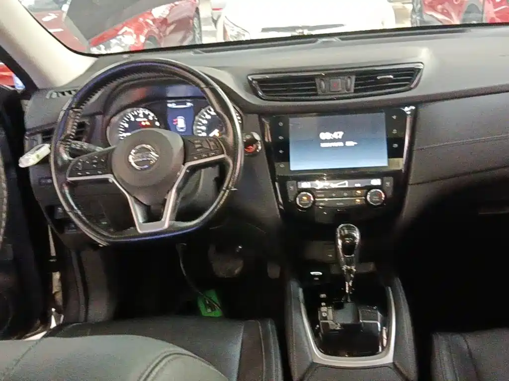 Nissan X-Trail — фото 10