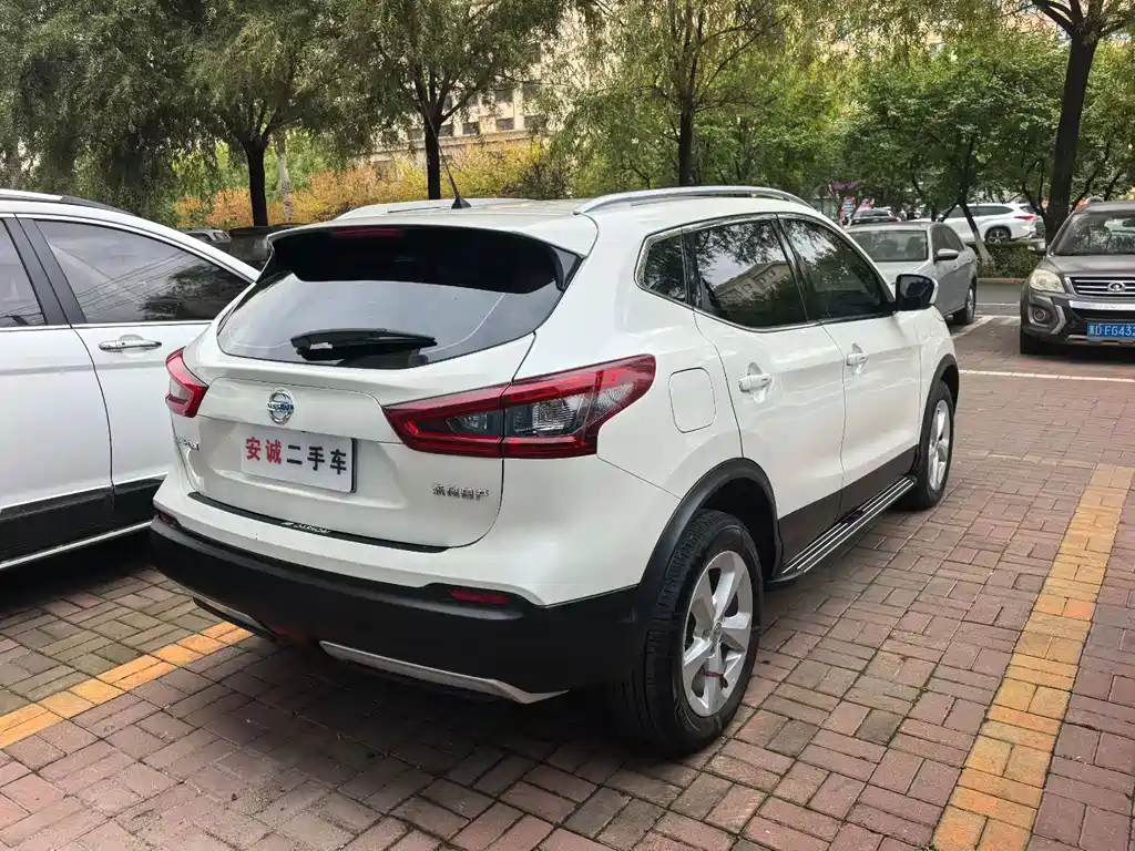 Nissan Qashqai — фото 4