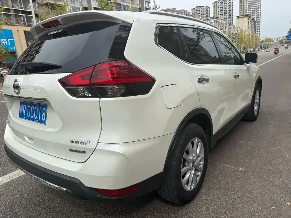 Nissan X-Trail — фото 8