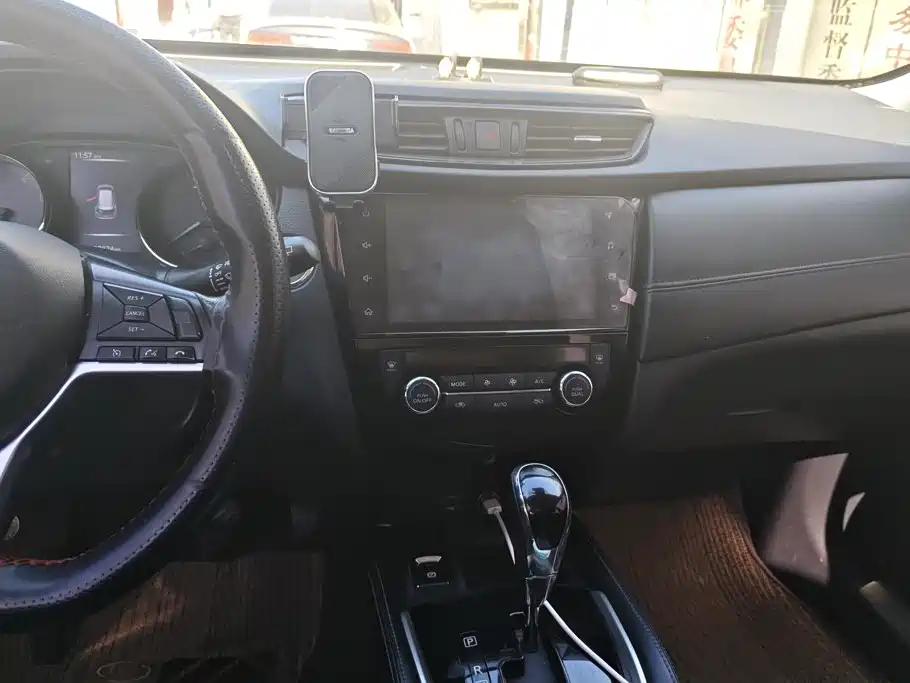 Nissan X-Trail — фото 13