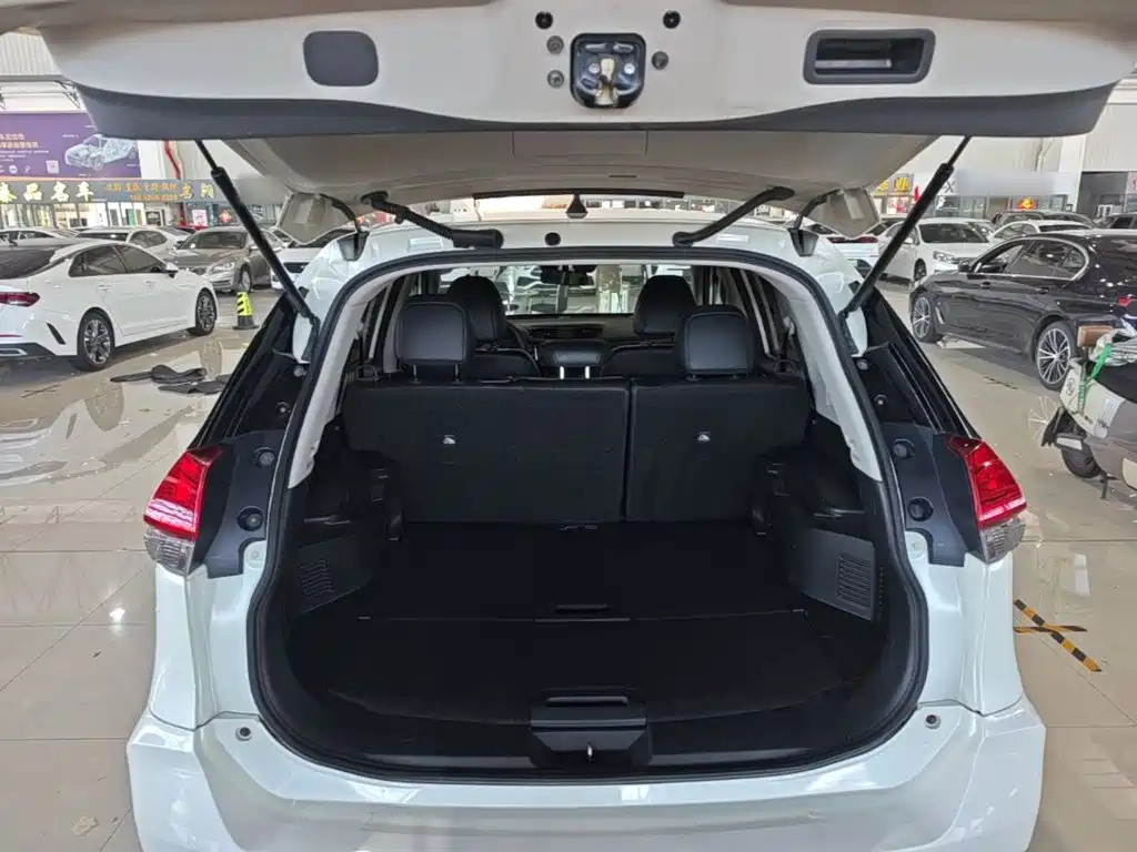 Nissan X-Trail — фото 19