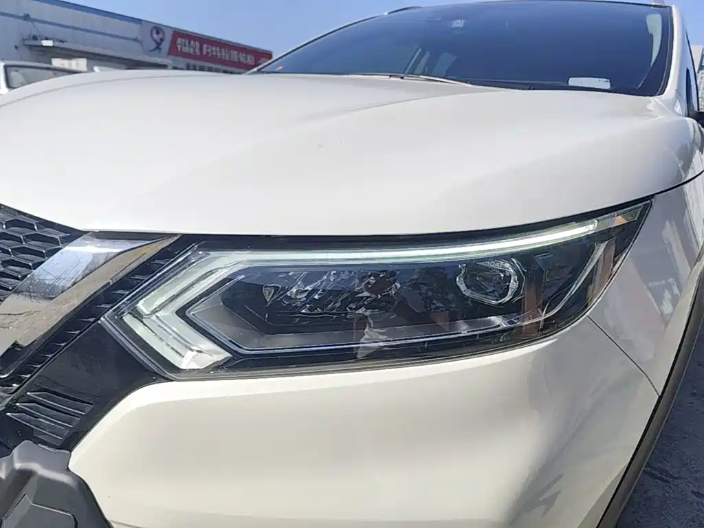 Nissan Qashqai — фото 24