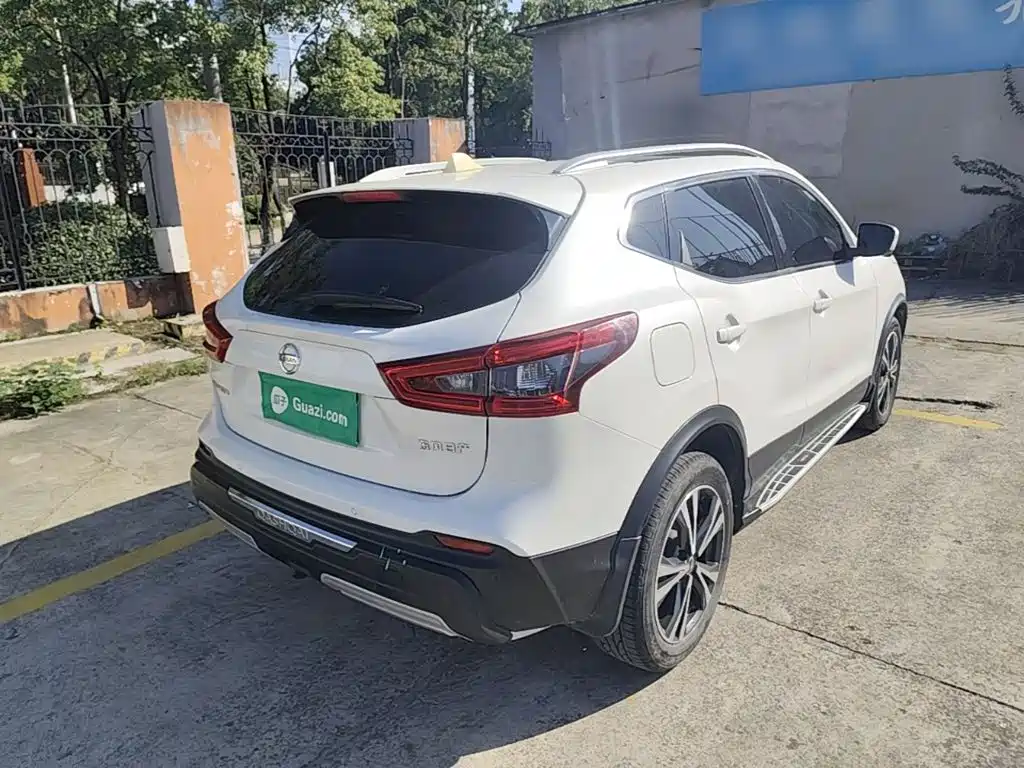 Nissan Qashqai — фото 7