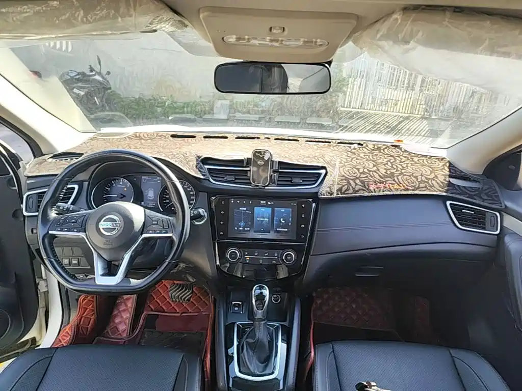 Nissan Qashqai — фото 10