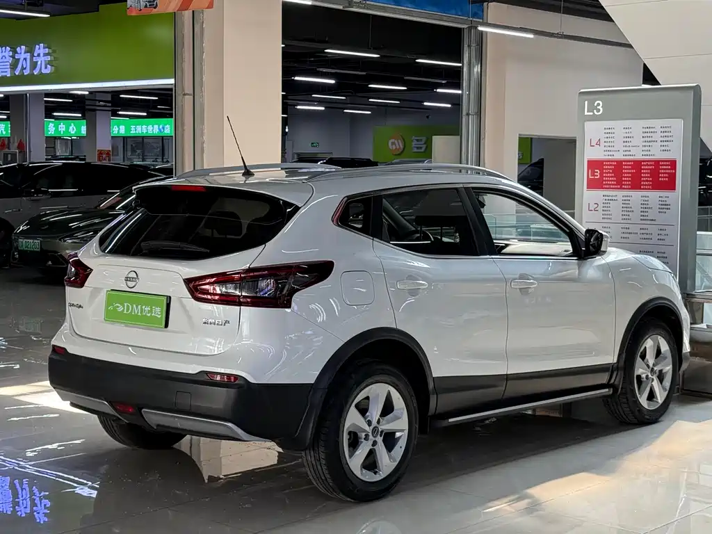 Nissan Qashqai — фото 9