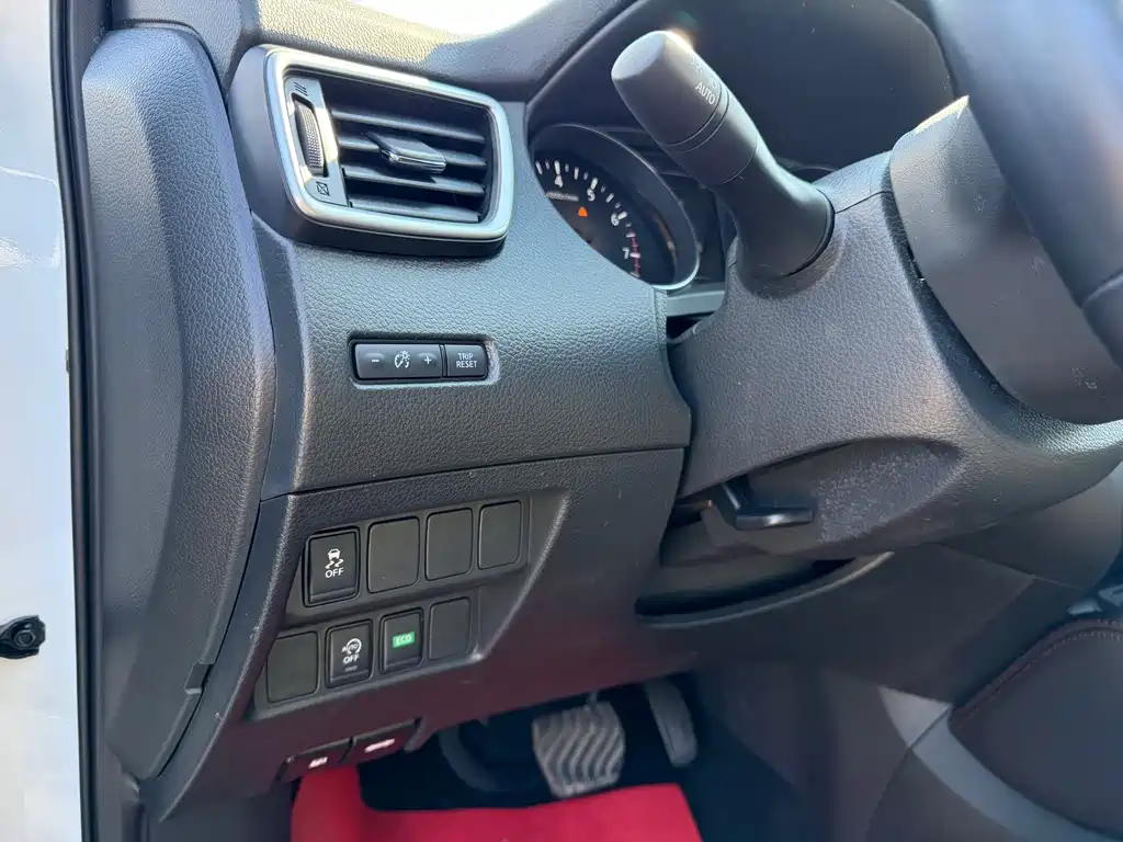 Nissan Qashqai — фото 17