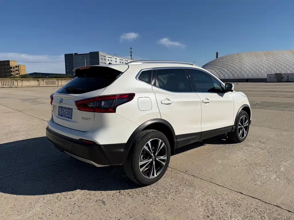 Nissan Qashqai — фото 9