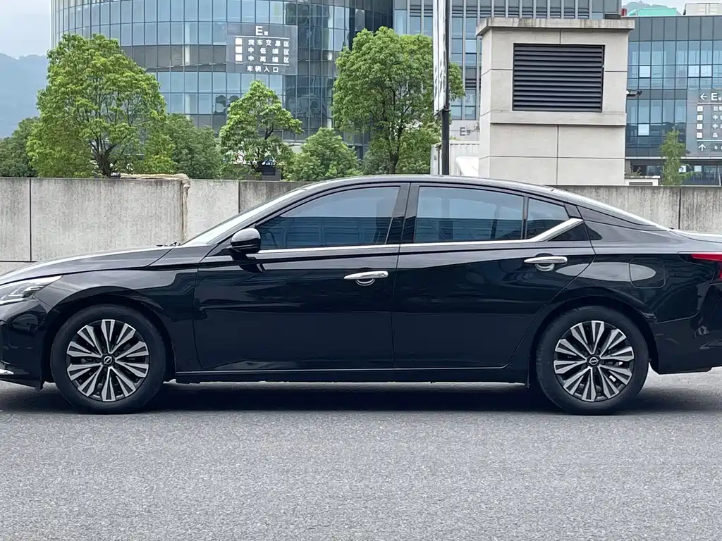 Nissan Teana — фото 7